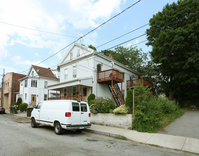 9 Brewer St in New London, CT - Building Photo - Building Photo