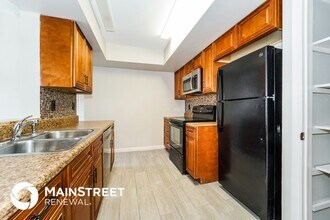 6700 Douglas St in Hollywood, FL - Building Photo - Building Photo