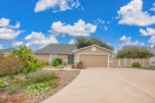 15330 Gypsy St in Corpus Christi, TX - Building Photo