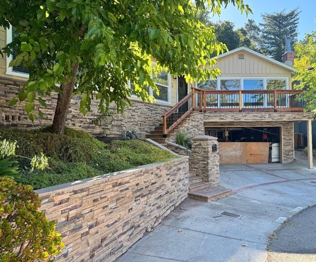 56 Glenaire Dr in San Rafael, CA - Building Photo - Building Photo