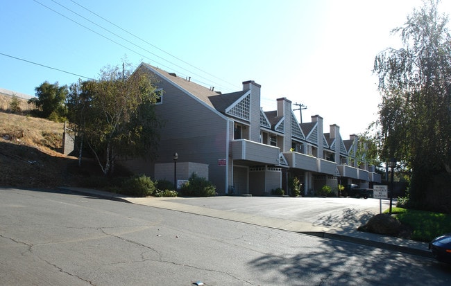 Lera Village in Benicia, CA - Building Photo - Building Photo