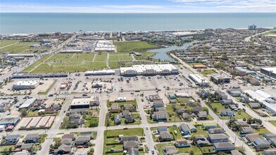 2207 Hollywood Ave in Galveston, TX - Building Photo - Building Photo