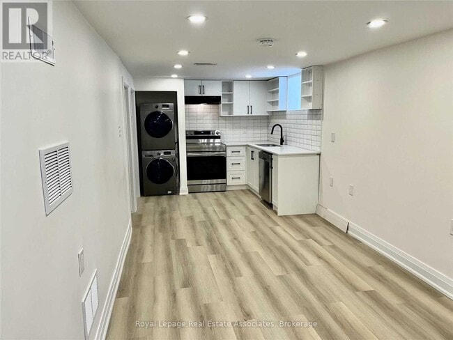 property at 289 Fairfield Ave