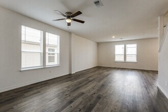 1541 Golden Wheat in New Braunfels, TX - Building Photo - Building Photo