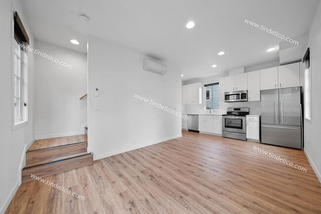 property at 1114-1118 SE Lincoln St