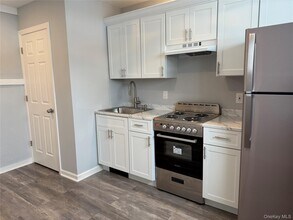 3975 Anne Dr in Seaford, NY - Building Photo - Building Photo