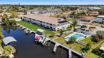 4802 Tudor Dr in Cape Coral, FL - Building Photo