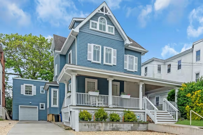 property at 606 Fifth Ave