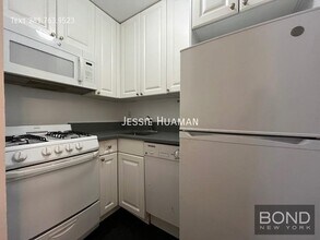 306 E 91st St in New York, NY - Building Photo - Building Photo