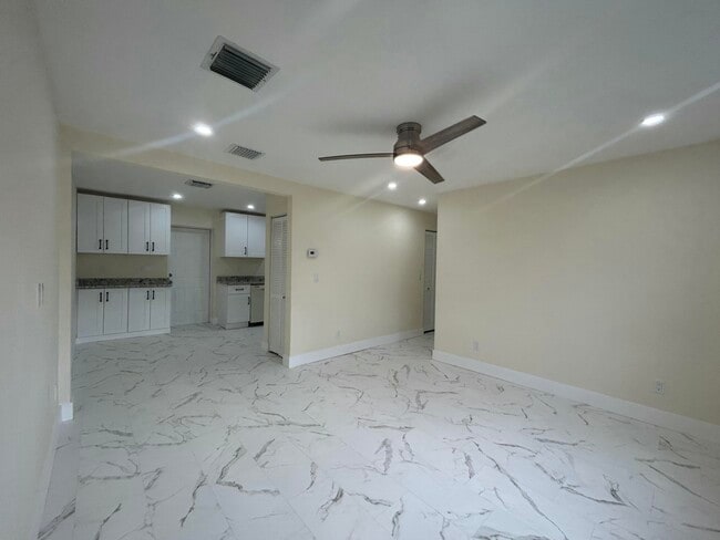 3176 S 25th St in Fort Pierce, FL - Building Photo - Building Photo