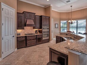 9634 Firenze Cir in Naples, FL - Foto de edificio - Building Photo