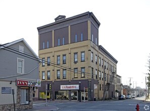 102 E Market St in Blairsville, PA - Building Photo - Building Photo