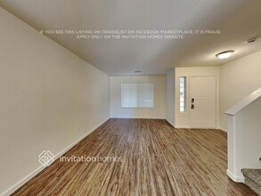 2315 W Running Deer Trl in Phoenix, AZ - Building Photo - Building Photo