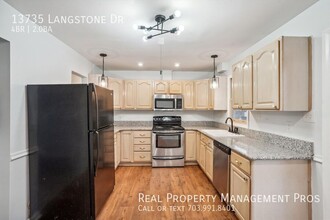 13735 Langstone Dr in Woodbridge, VA - Building Photo - Building Photo