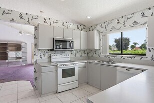9476 El Clair Ranch Rd in Boynton Beach, FL - Building Photo