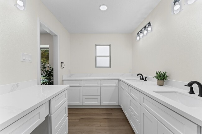 property at 2914 Riata Ln