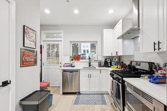 2432 Jasper St, Unit 1 in Philadelphia, PA - Foto de edificio - Building Photo