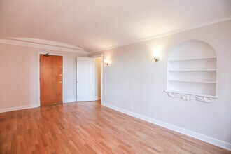 1110 W Rosemont Ave, Unit #515 in Chicago, IL - Building Photo - Building Photo