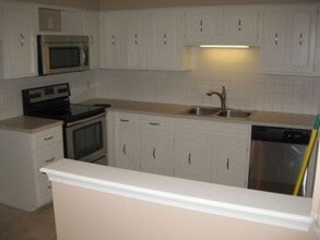 15105 Westchester Cir in Omaha, NE - Building Photo - Building Photo