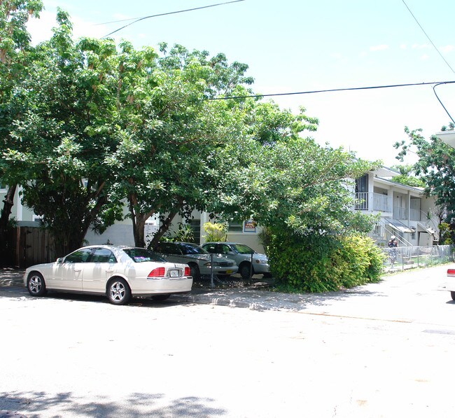 121 NE 80th Ter in Miami, FL - Building Photo - Building Photo