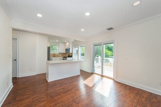 49 Greenwood Ave, Unit 2 in Montclair, NJ - Building Photo - Building Photo