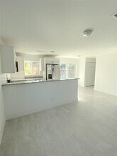 715 N 59th Ave in Hollywood, FL - Building Photo - Building Photo