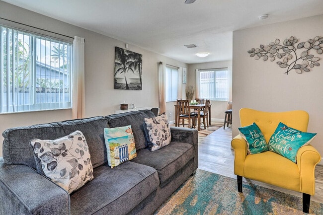 19662 SW 120th Ave in Miami, FL - Building Photo - Building Photo