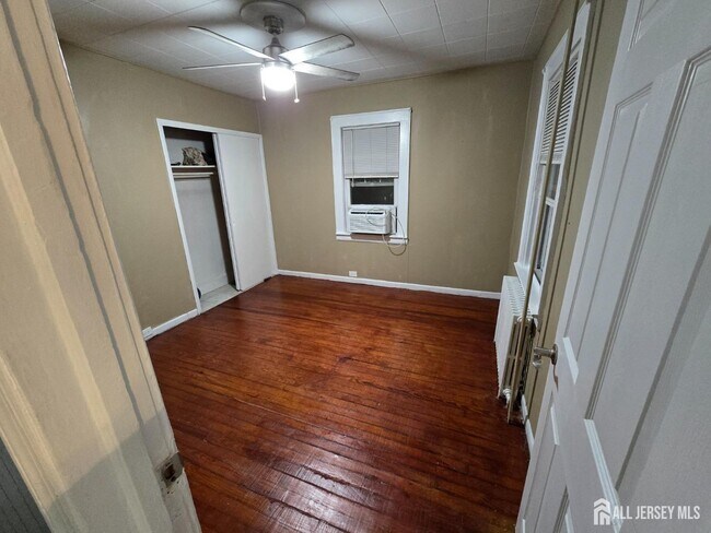160 Highland Ave in Edison, NJ - Building Photo - Building Photo