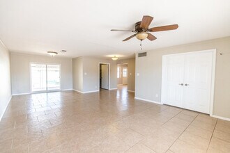 8050 E Clarendon Ave in Scottsdale, AZ - Building Photo - Building Photo