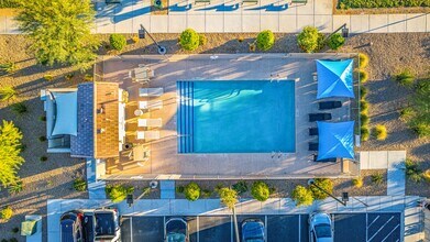526 Clearsable Ave in Henderson, NV - Building Photo - Building Photo