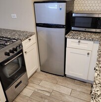 5852 W Irving Park Rd in Chicago, IL - Building Photo