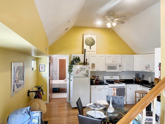 70 5th St, Unit 2