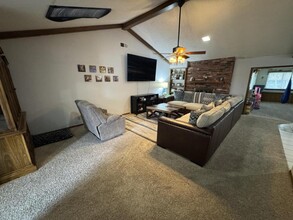 1726 Downing St in Ardmore, OK - Building Photo - Building Photo