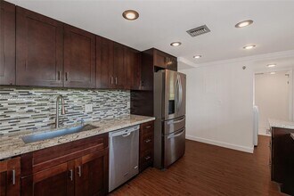 625 Oaks Dr in Pompano Beach, FL - Building Photo - Building Photo