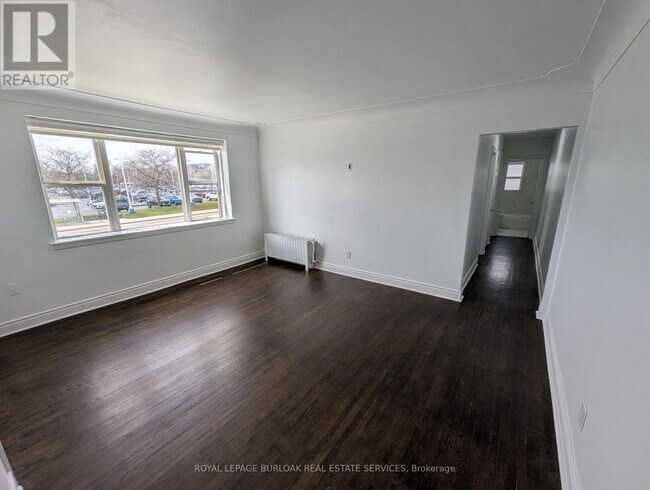 849 Brant St in Burlington, ON - Building Photo - Building Photo