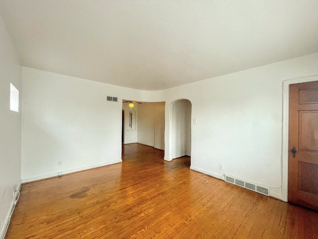 6231-6233 Eichelberger St