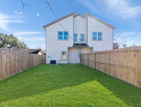 5105 Malmedy Rd in Houston, TX - Building Photo - Building Photo