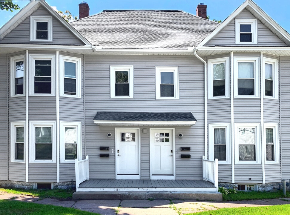 30 Cooper St, Unit 30B in Manchester, CT - Building Photo