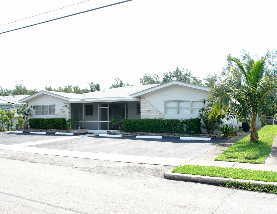 13155 Emerald Dr in Miami, FL - Building Photo