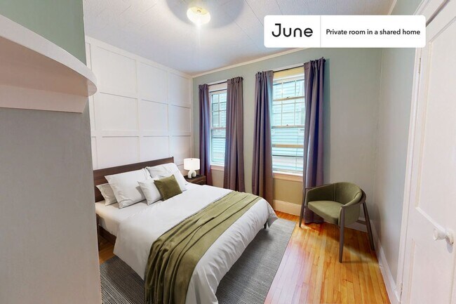 property at 61 Lithgow St