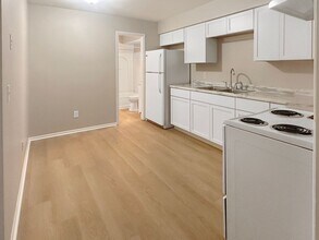 1605 Bacon Ave in Portage, MI - Building Photo - Building Photo