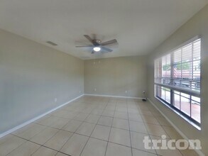 1115 Oakhill St in Seffner, FL - Building Photo - Building Photo