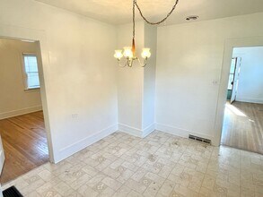 1635 SE Hickory St in Portland, OR - Building Photo - Building Photo