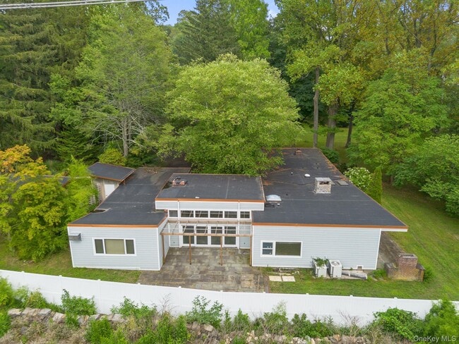 property at 36 Crosshill Rd