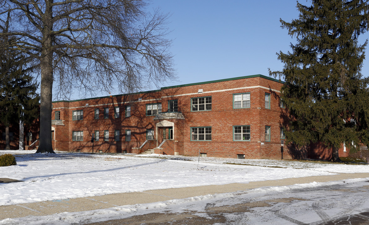 Compton Court Apartments in Indianapolis, IN - Building Photo