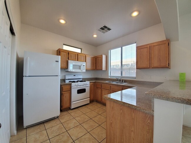 8203 Laredo St in Las Vegas, NV - Building Photo - Building Photo