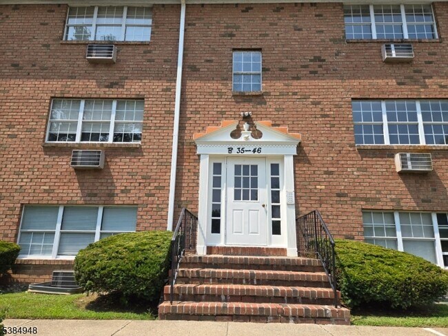 1041 Ridge St-Unit -B 43 in Phillipsburg, NJ - Building Photo - Building Photo