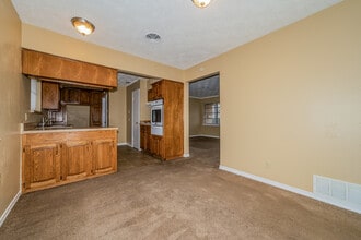 206 Valencia Dr in Garland, TX - Building Photo - Building Photo