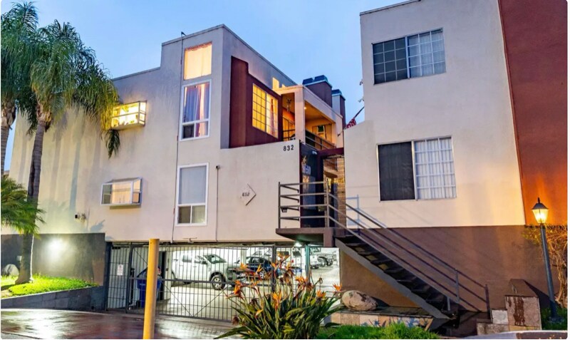 832 13th St in Imperial Beach, CA - Foto de edificio