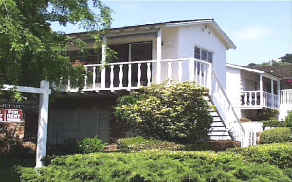 Hermosa Terrace in La Jolla, CA - Building Photo